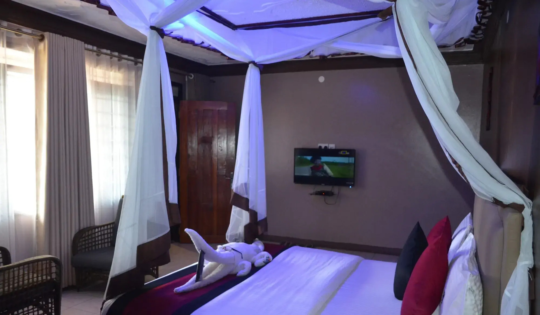 Saffron Beach Bistro & Cottages