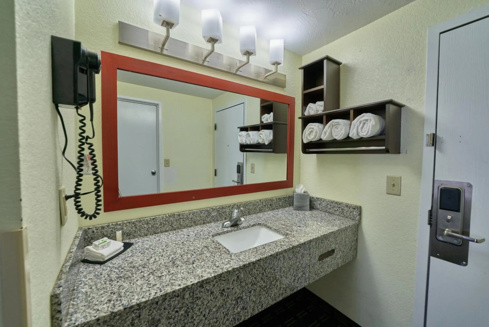 The Mariner Resort Cape Cod by The Red Collection