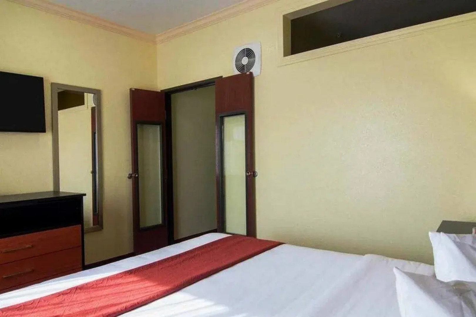 Quality Suites Houston IAH Airport - Beltway 8