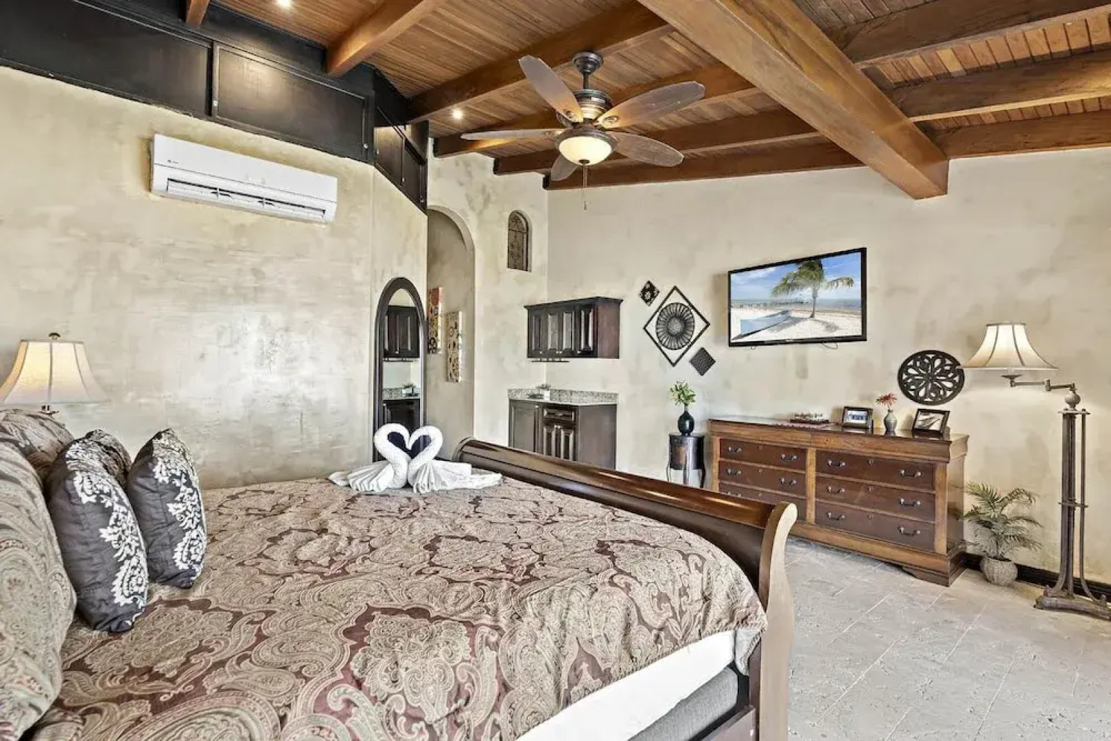 Luxury Beachfront Condo w/ High-End Wood Furnishings and Ocean Views in Exclusive Community