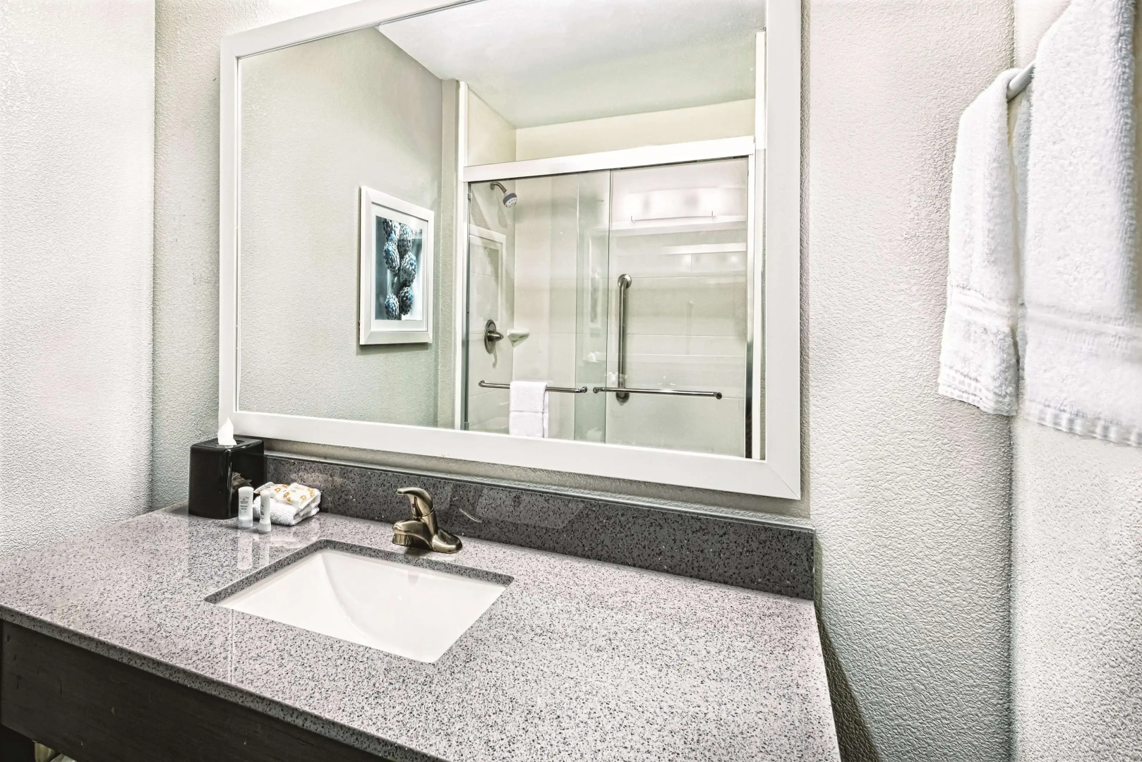 La Quinta Inn & Suites by Wyndham Victoria - South