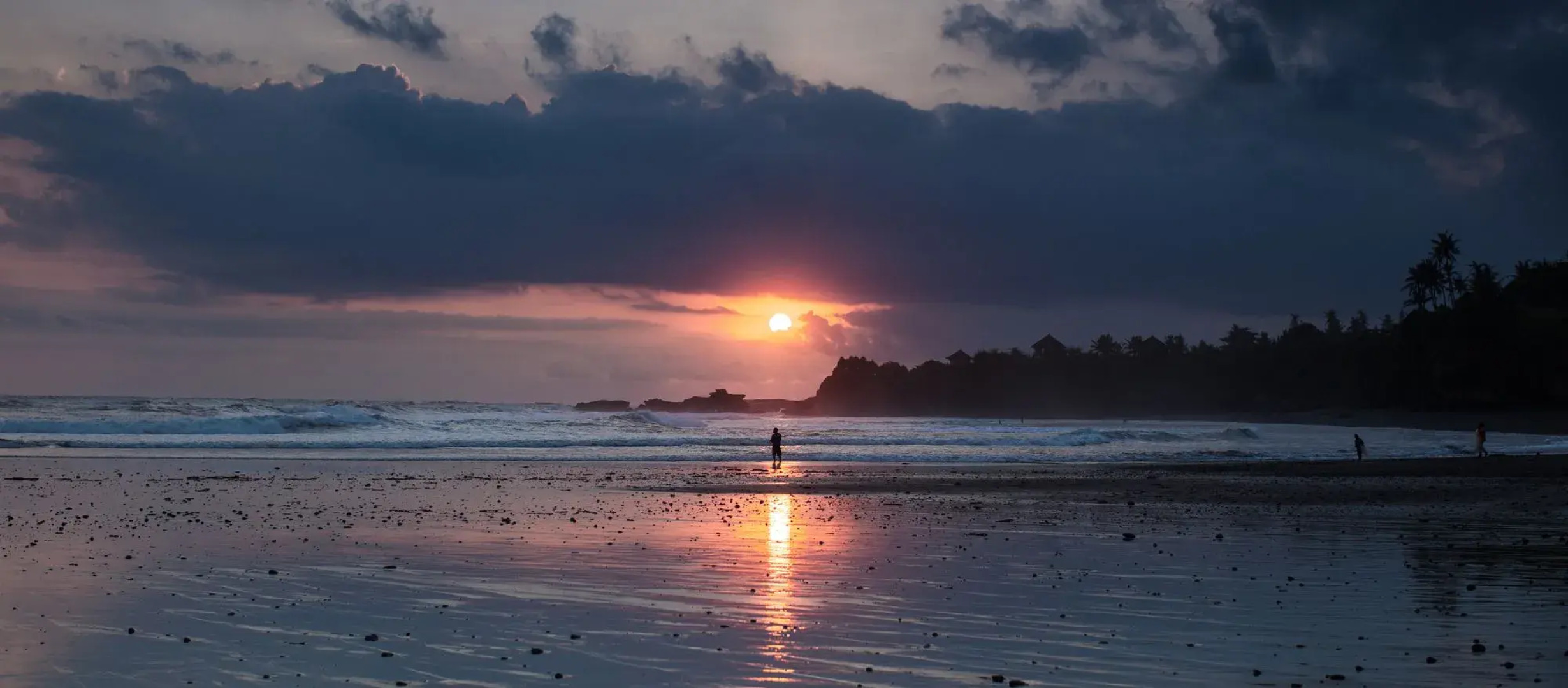 Pondok Pitaya Hotel, Surfing & Yoga