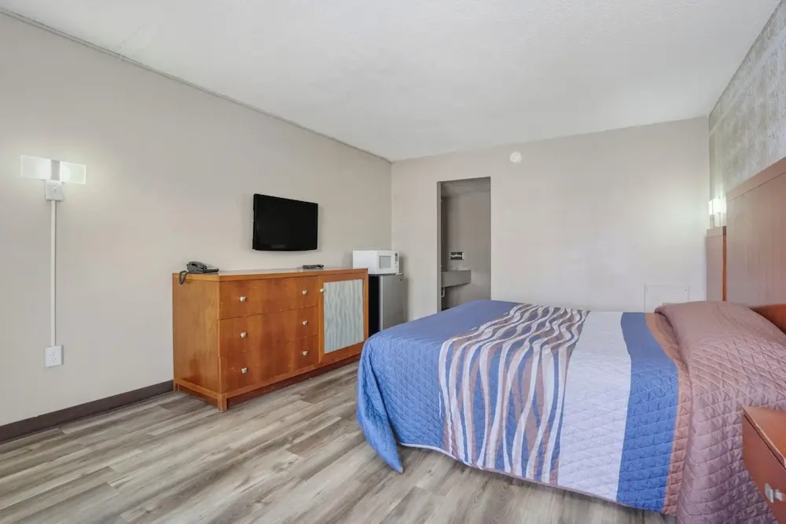 Devils Lake Inn By OYO Near Devils Lake Regional Airport