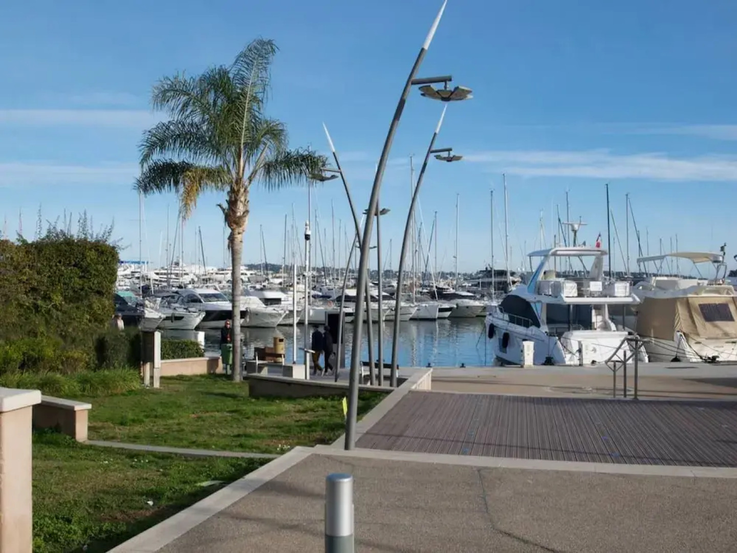 Sea View in Golfe-juan Near Cannes Beach