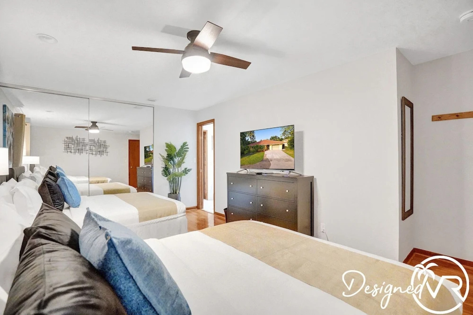 Stunning Waterfront 3BR with Heated POOL