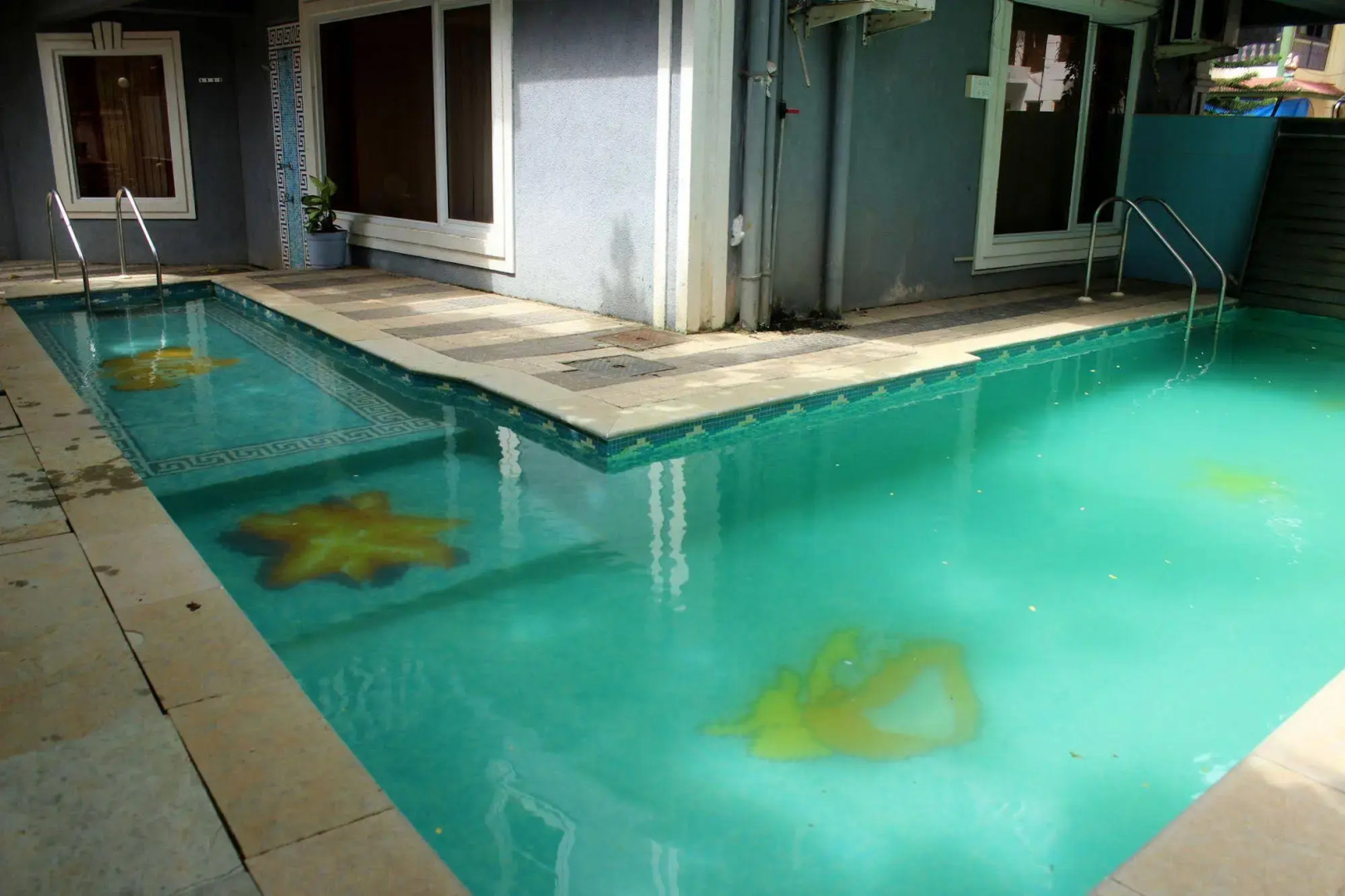 OYO 2303 Hotel Royal Mirage