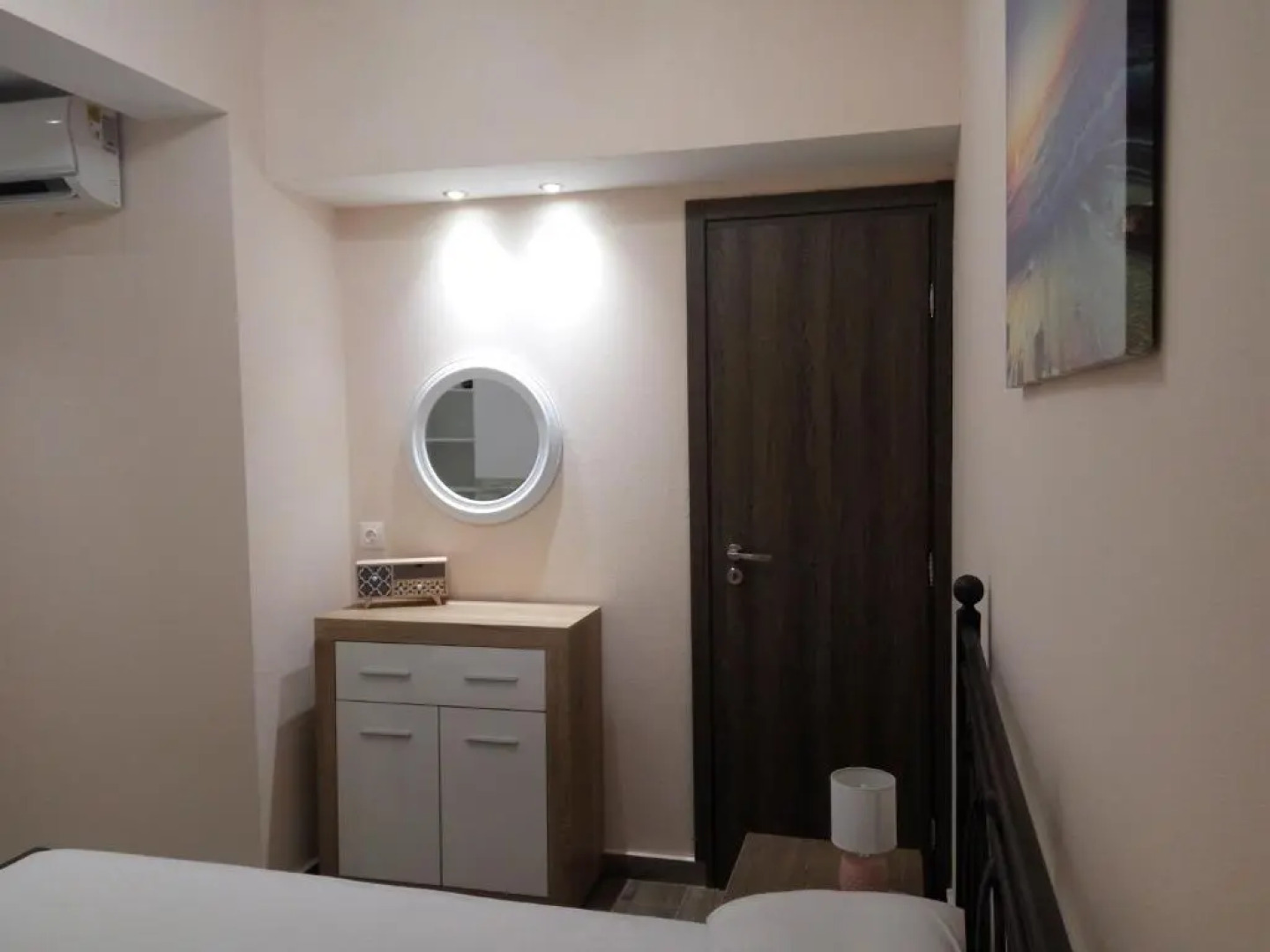 Helios & Elia family house