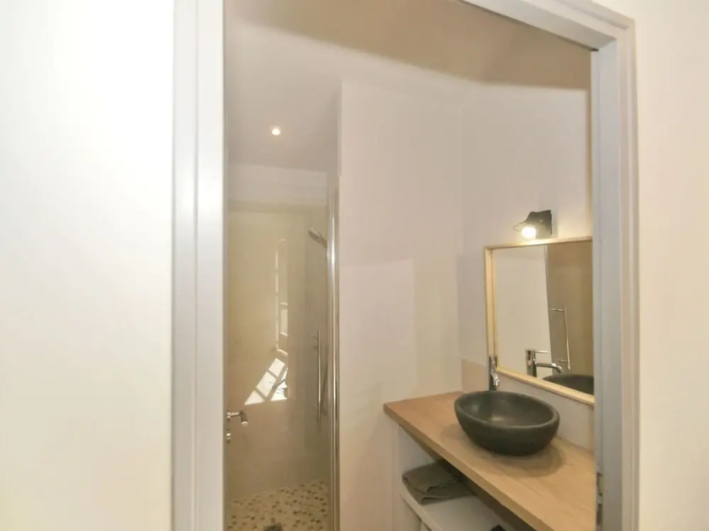 Modern Holiday Cottage With Swimming Pool and Close to Beautiful Saint-remy-de-provence