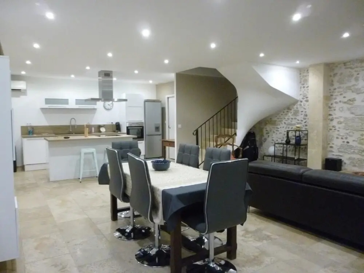 House With 3 Bedrooms in Jonquerettes, With Enclosed Garden and Wifi