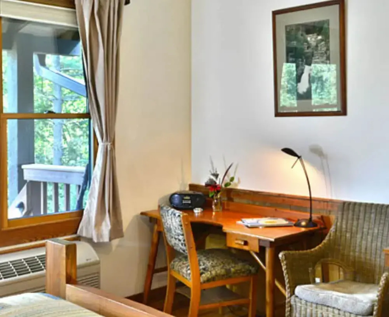 Bent Creek Lodge Bed & Breakfast