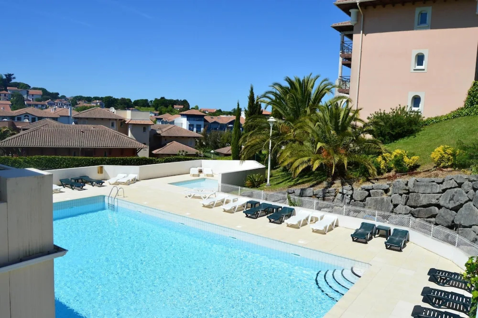Studio in Ciboure, With Wonderful sea View, Shared Pool, Furnished Balcony - 300 m From the Beach