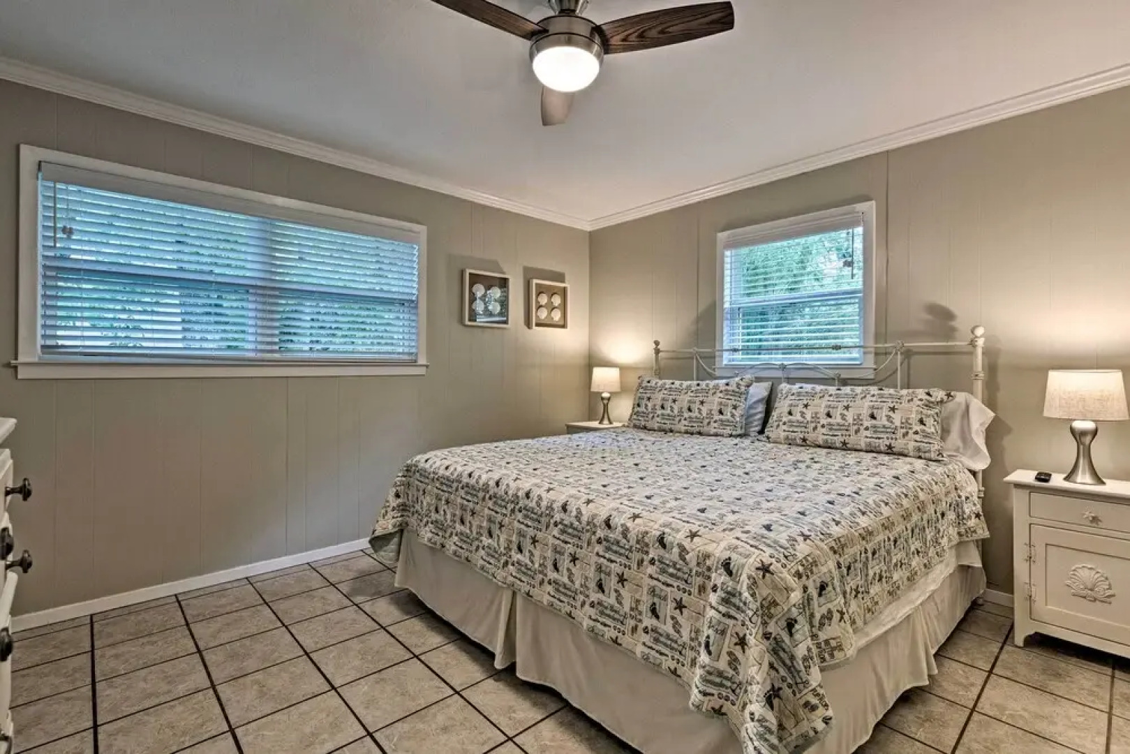 Ocean Springs Getaway - Walk to Beach & Downtown!