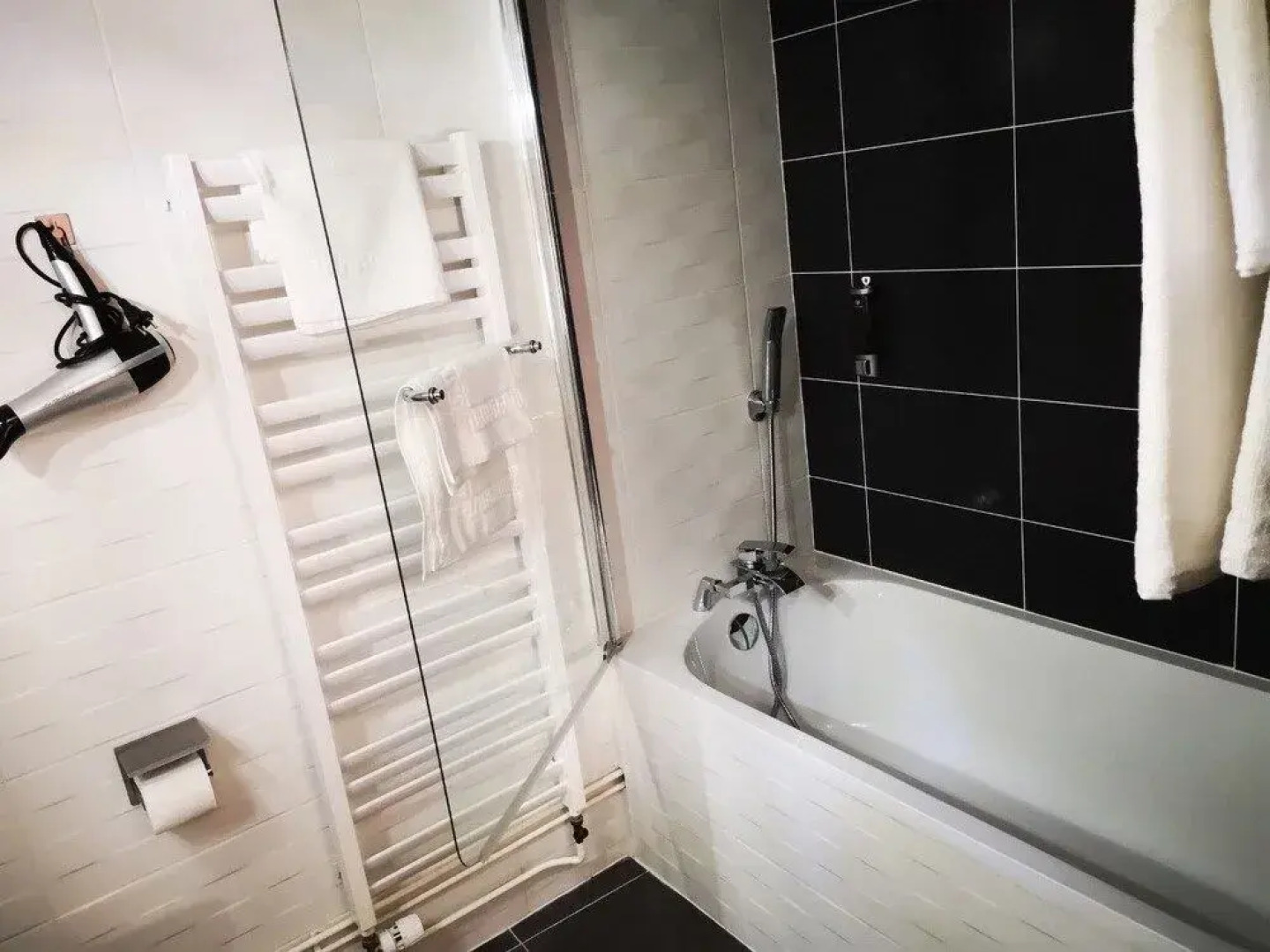 Hotel Bar Restaurant Lescale