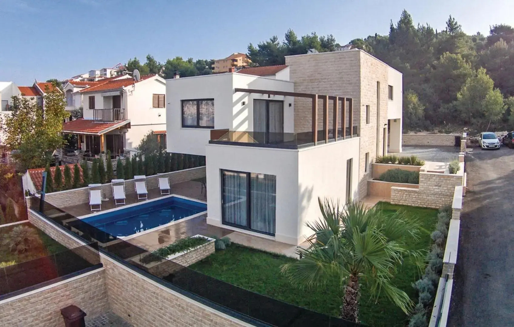Luxury Beachfront Villa Trogir 2 with private pool, jacuzzi and gym at the beach on Ciovo - Okrug Gornji