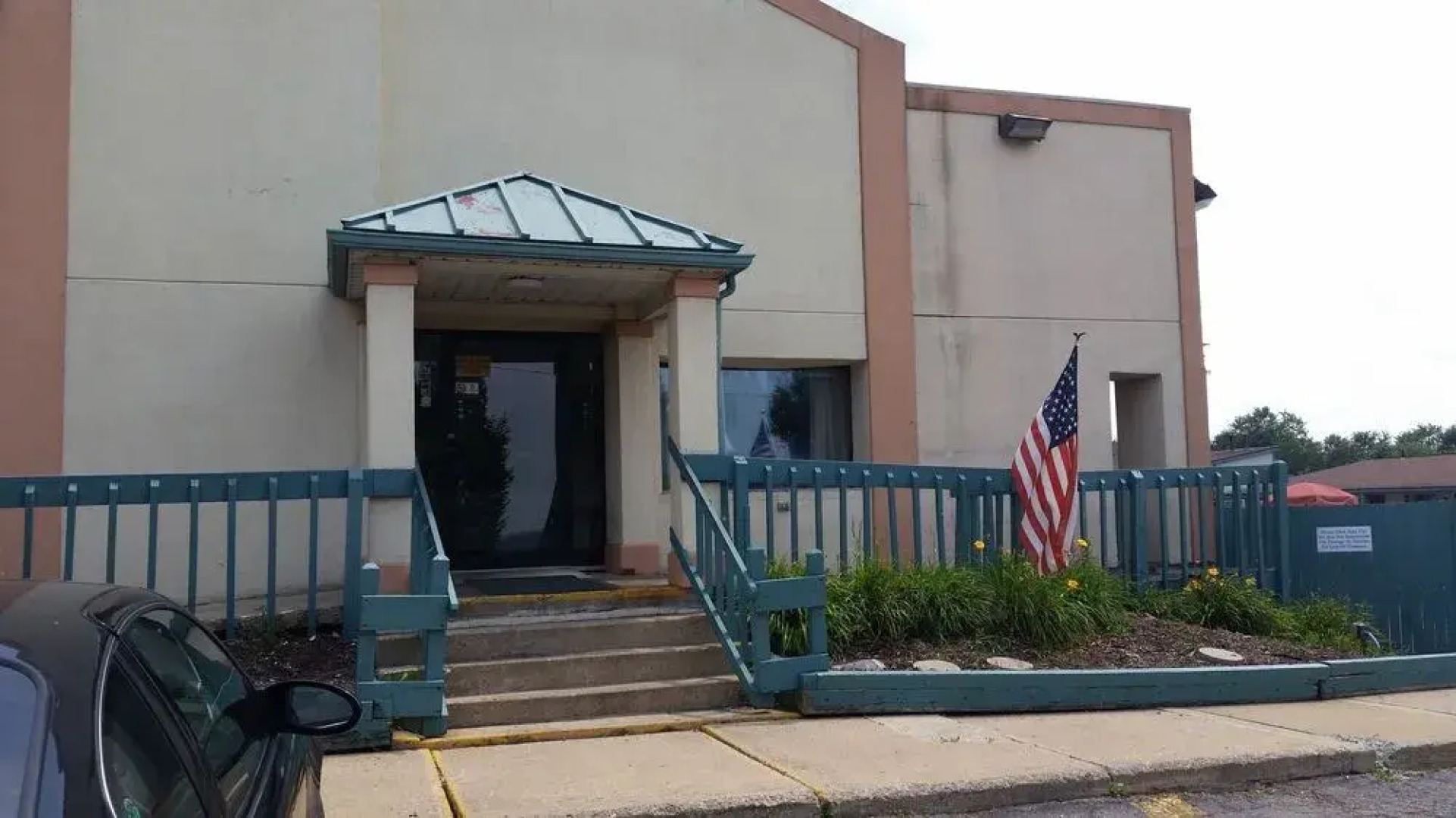 Super 8 Motel - Clarion