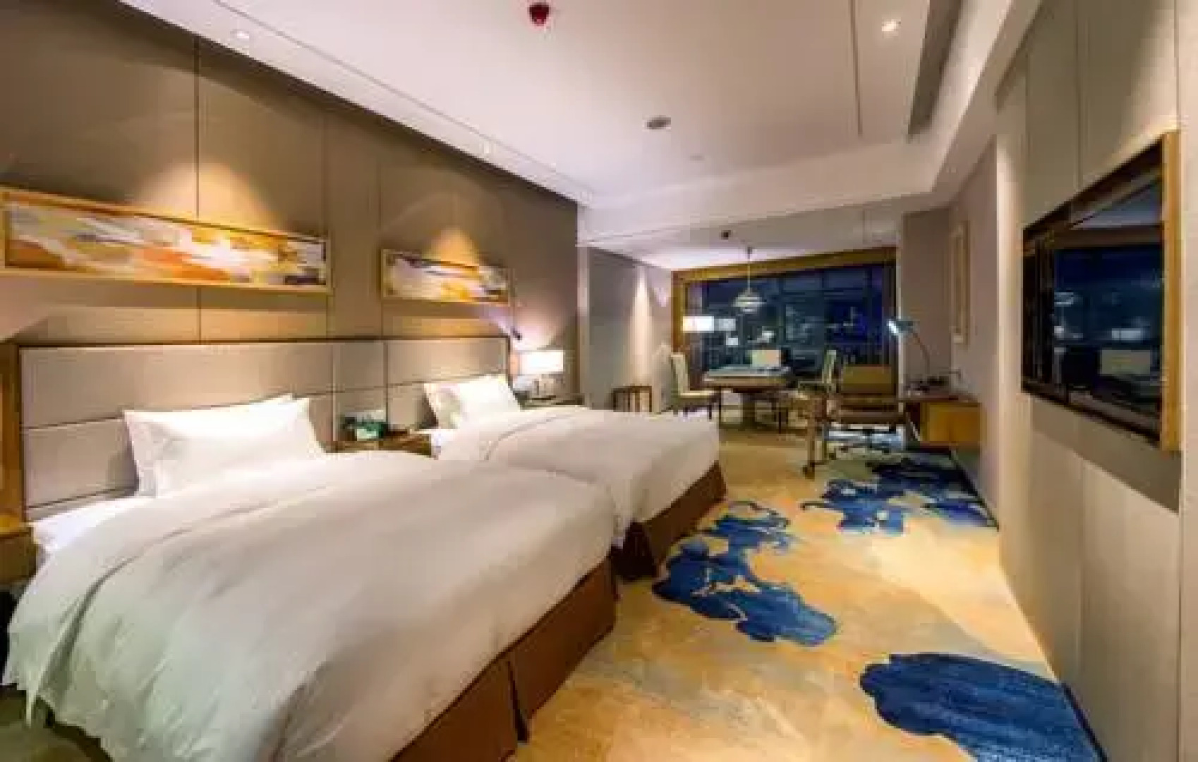 Poerson International Hotel