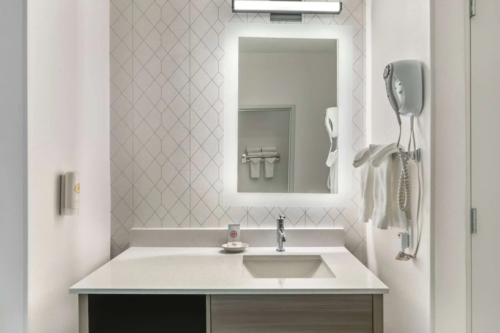 Comfort Suites Redmond Airport