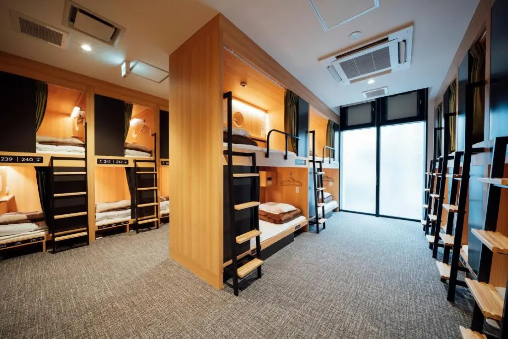 WeBase Hiroshima - Hostel