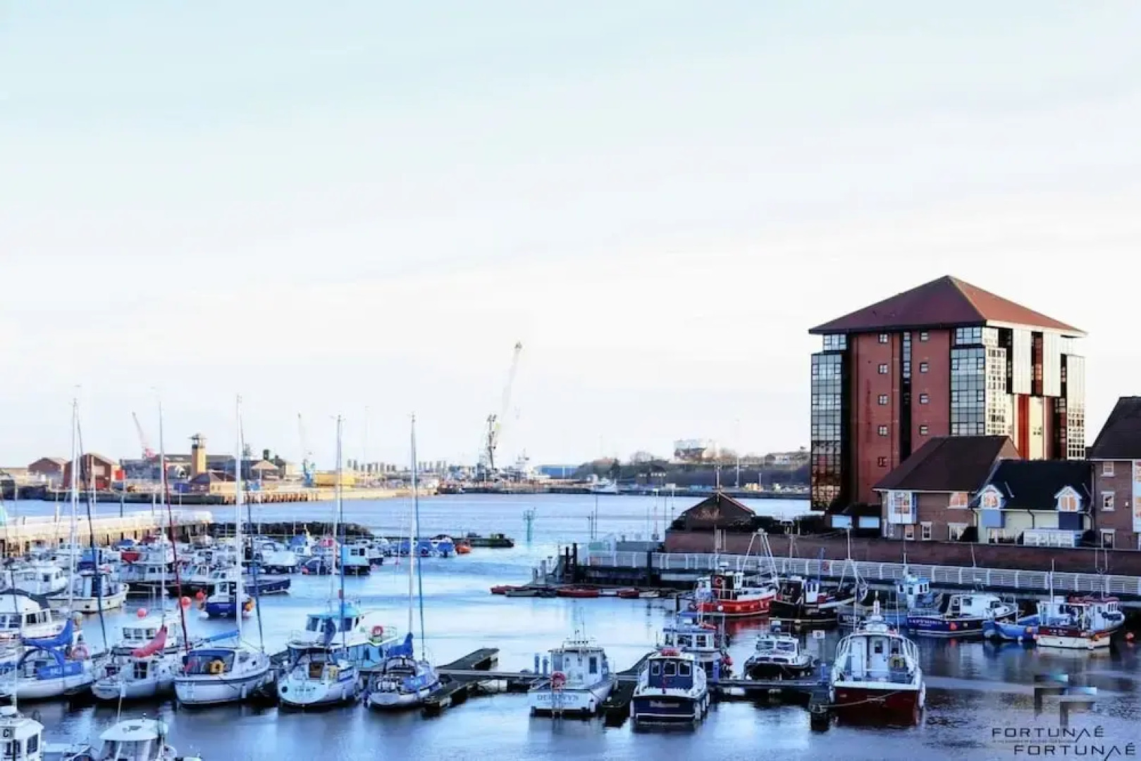 Beautiful 5-bed House Roker Beach