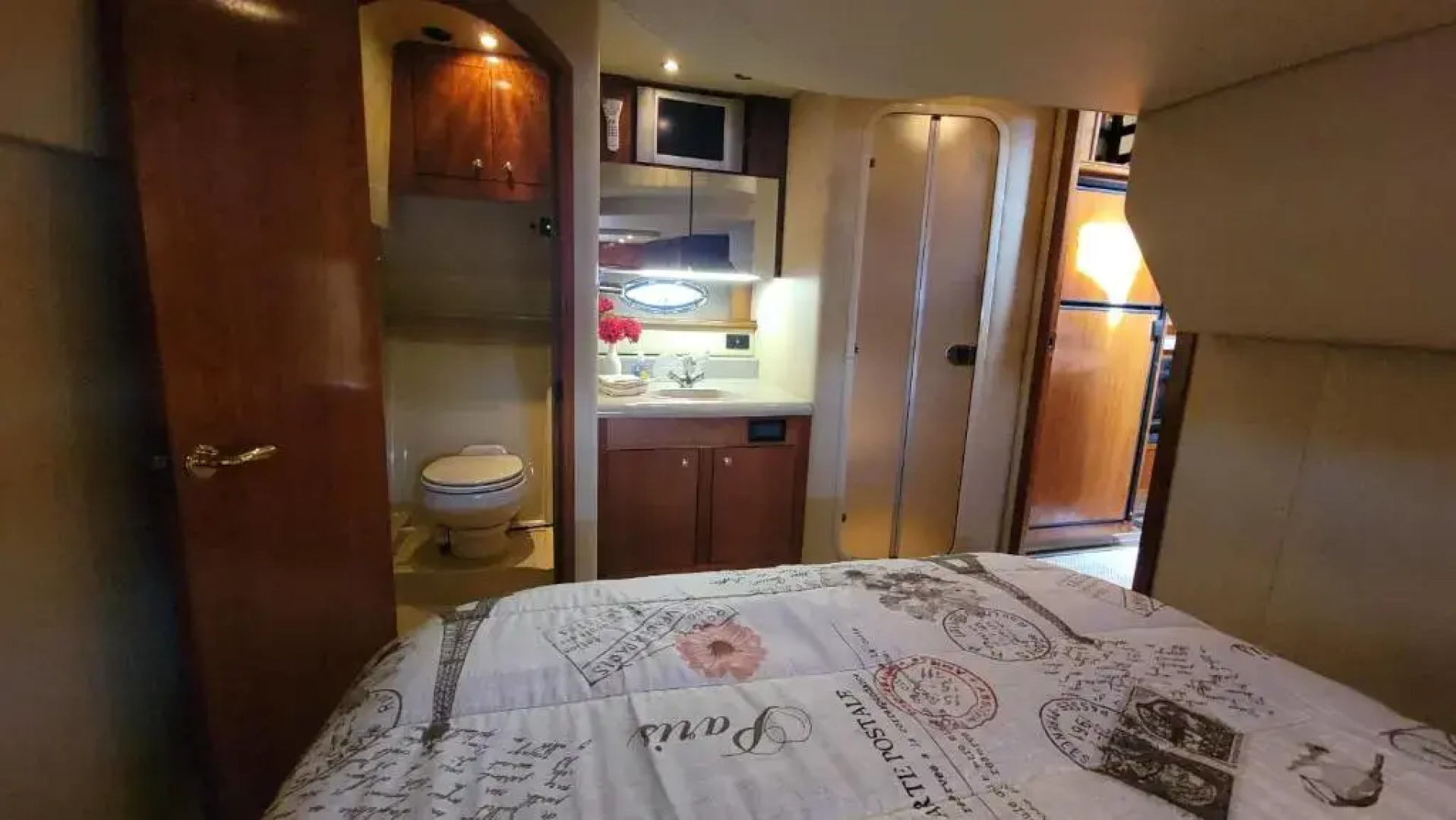 Yachta Yachta Yachta on the wata island and cruise rental