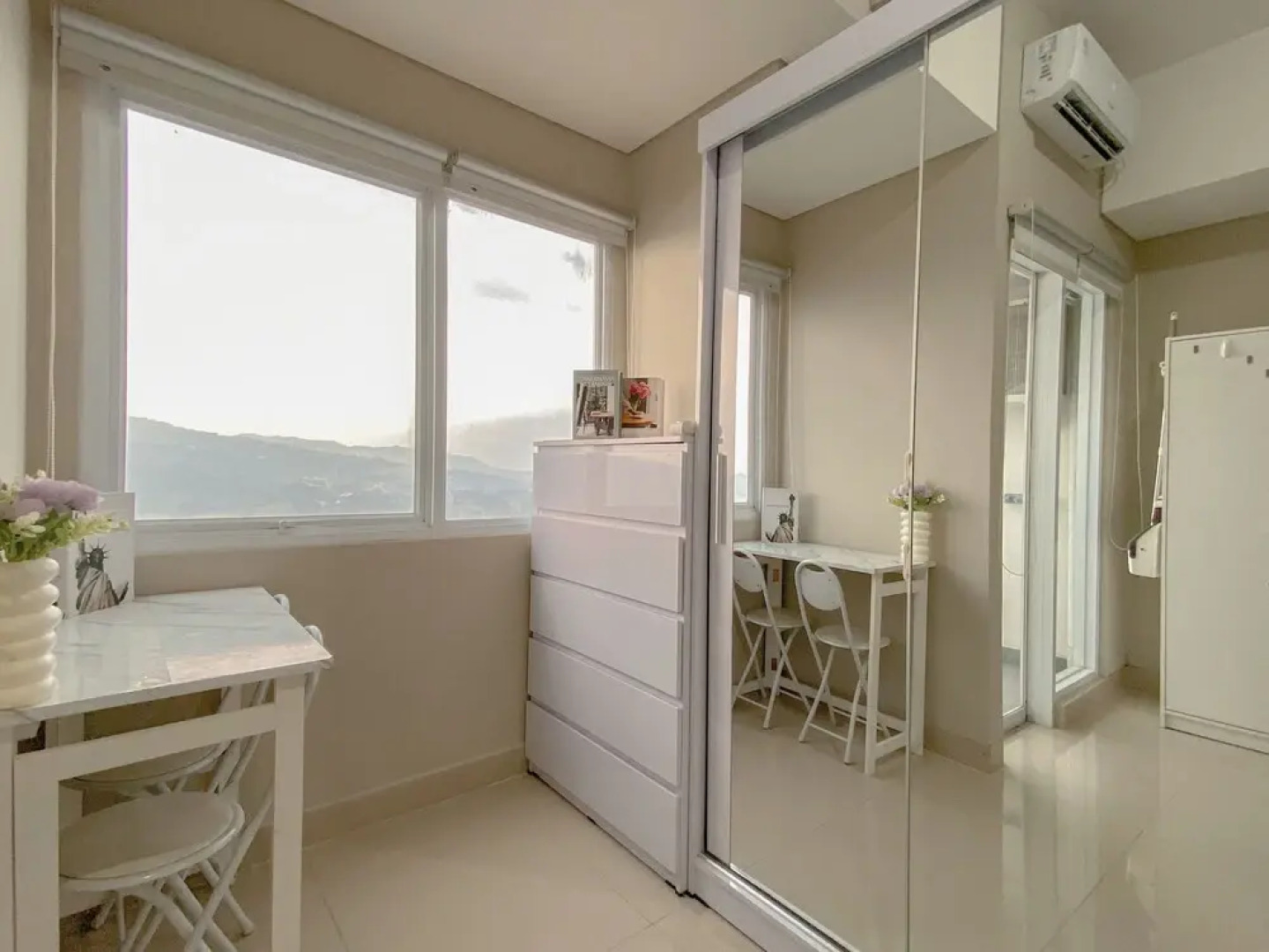 Comfy Studio At Lrt City Sentul - Royal Sentul Park Apartment