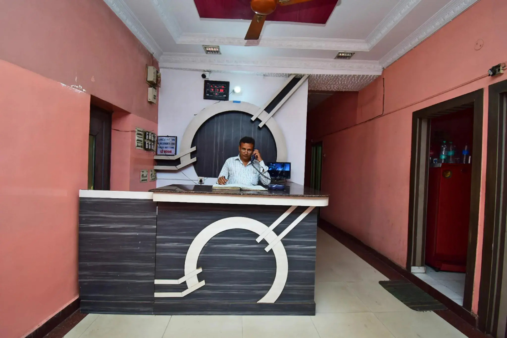 SPOT ON 37294 Hotel Elite Plaza