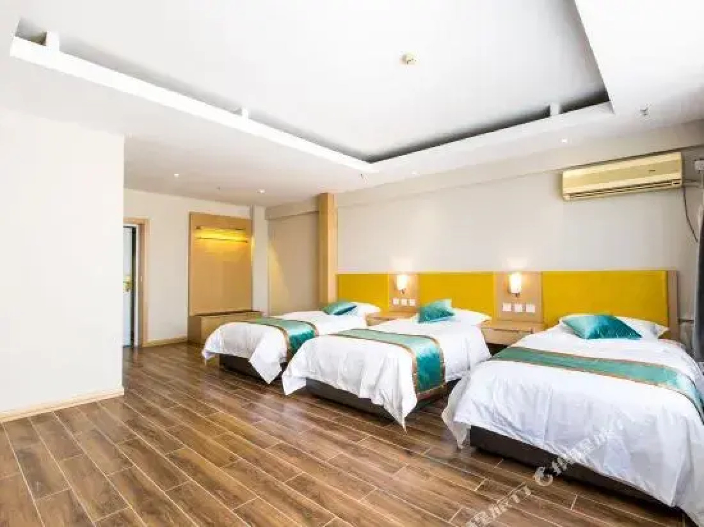 Dongfang Business Hotel