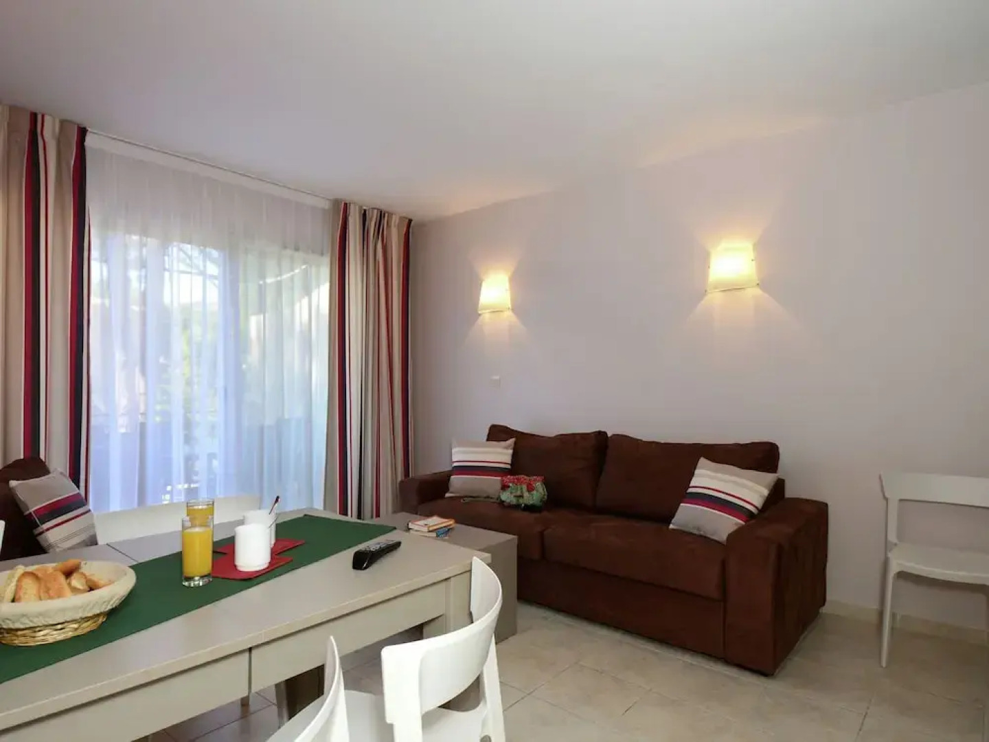 Comfortable apartment with dishwasher and AC, beach at 300 m