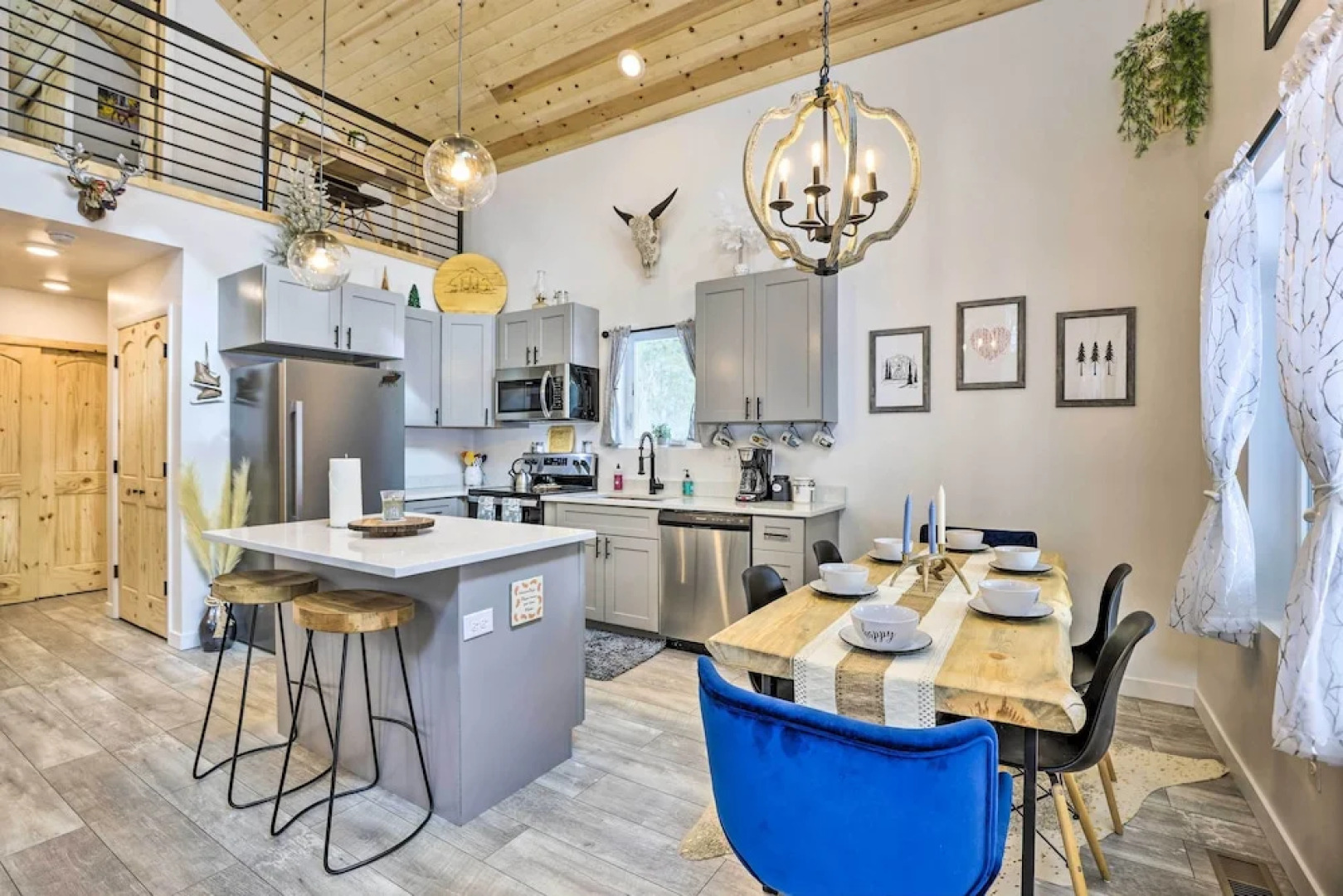 1 Mi to St Marys Glacier Trail: Modern Mtn Cabin!