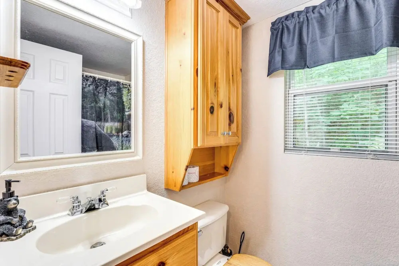 Secluded Cabin w/ Porch - 7 Miles to Lake Chatuge!