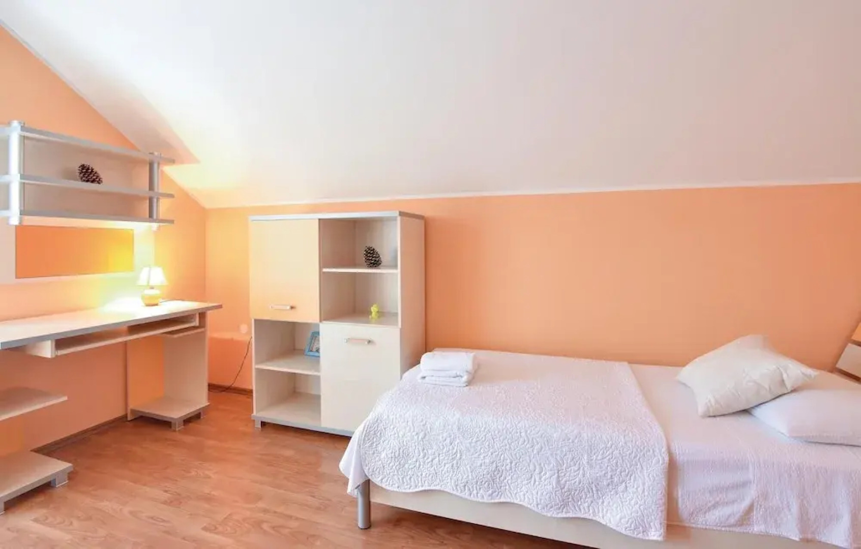 Stunning Home in Dugopolje With Wifi and 4 Bedrooms