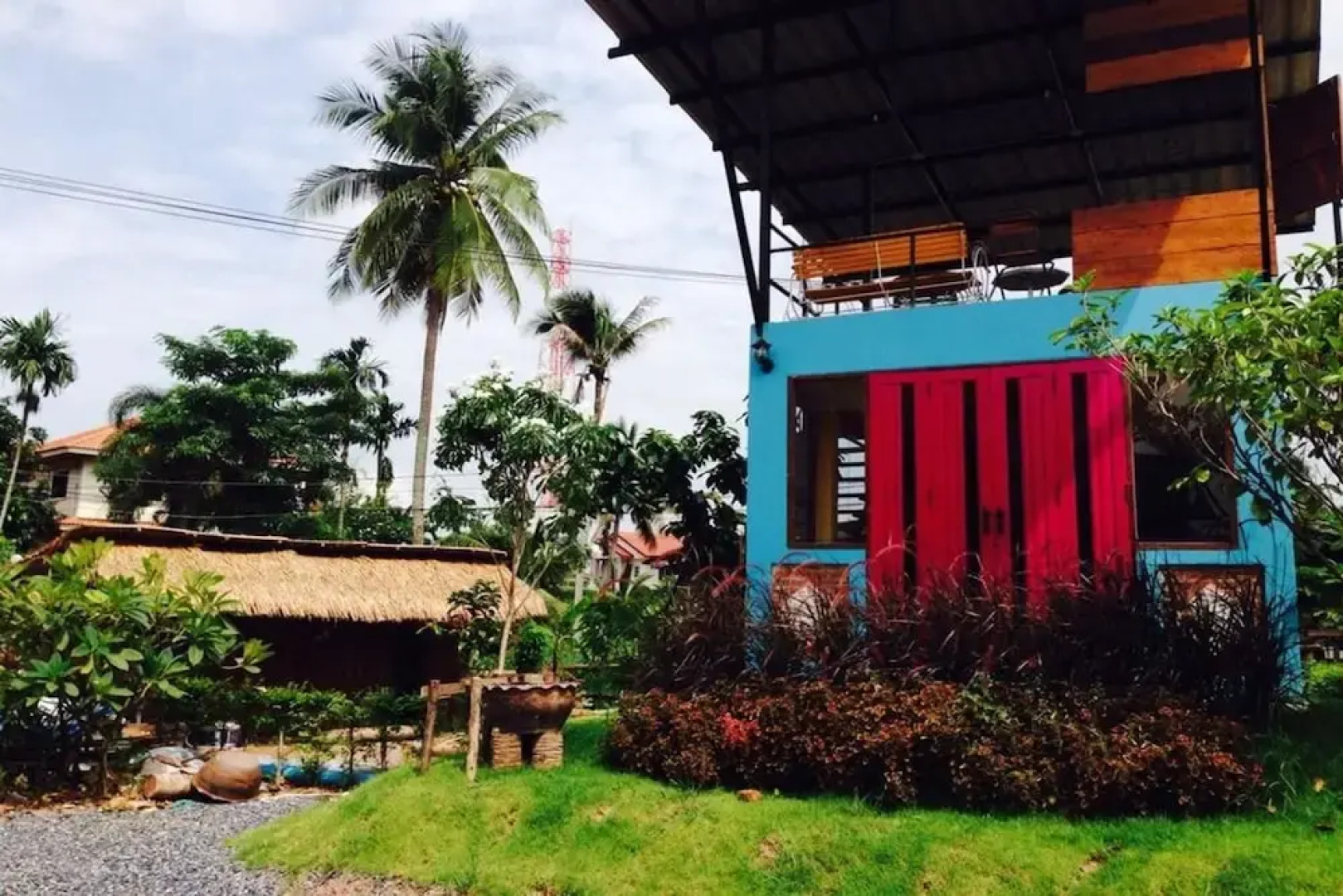 Sukkhiengdao Bar & Bed