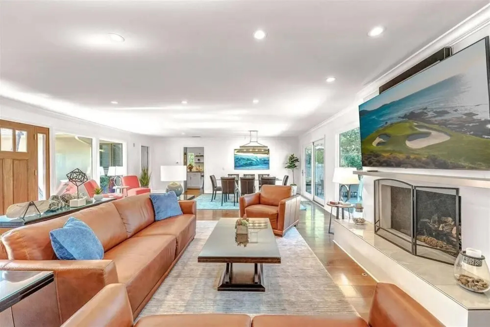 Pebble Beach Barking Seals - 5min Walk to the Beach!