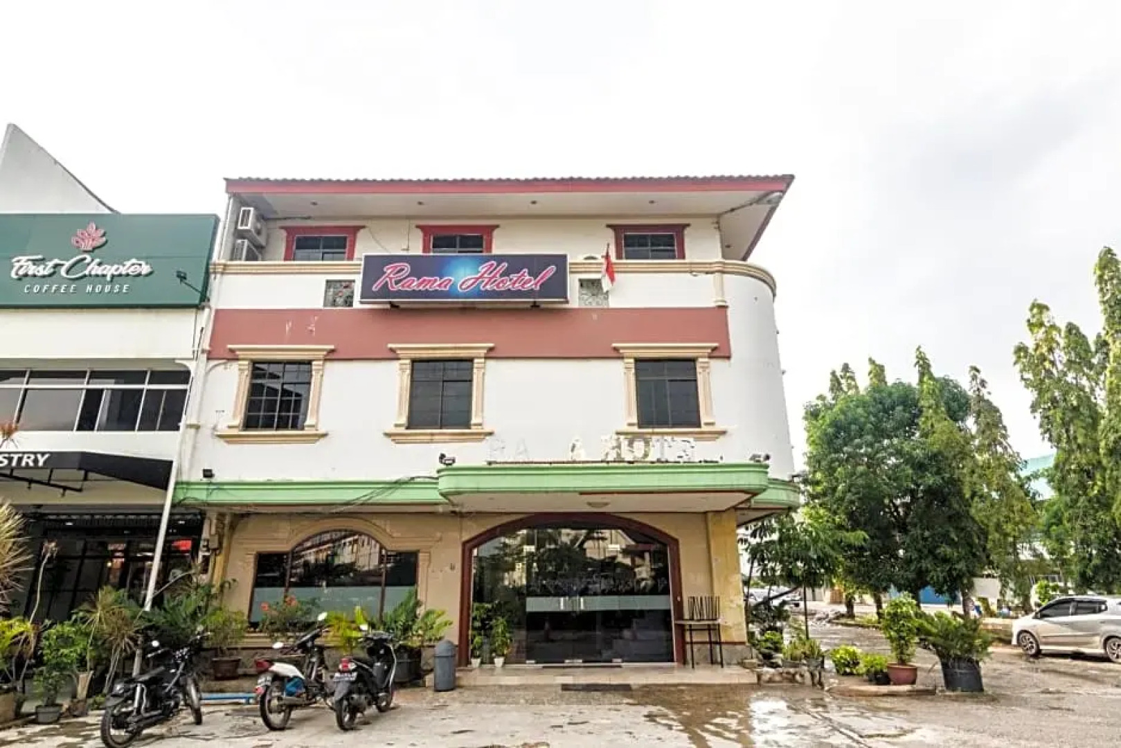 OYO 2422 Rama Hotel