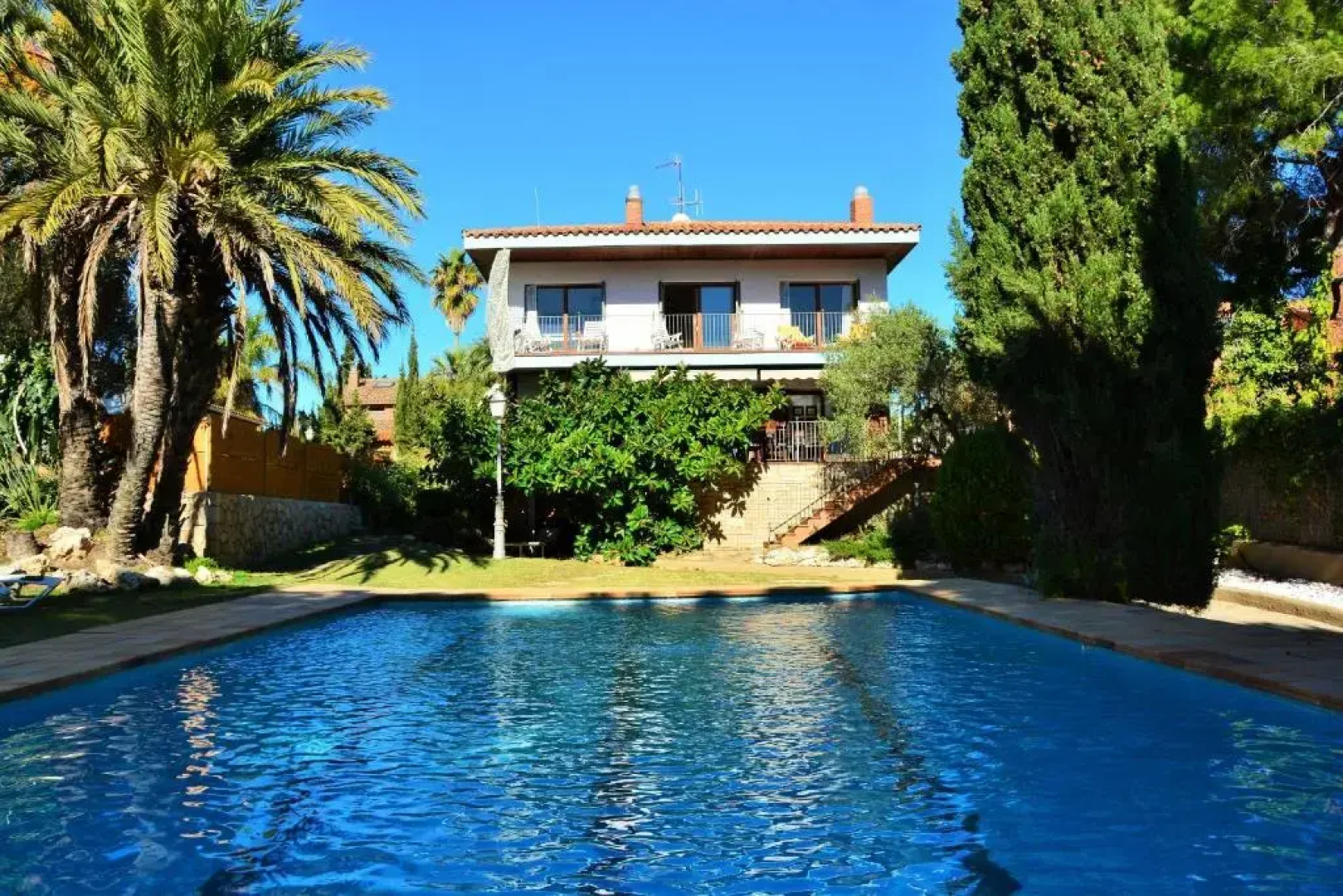 Villa Sitges El Ranch Amaizing Outdoor Areas Beaches at 10 minutes walk Sitges at 15 min drive AC Pool XXL