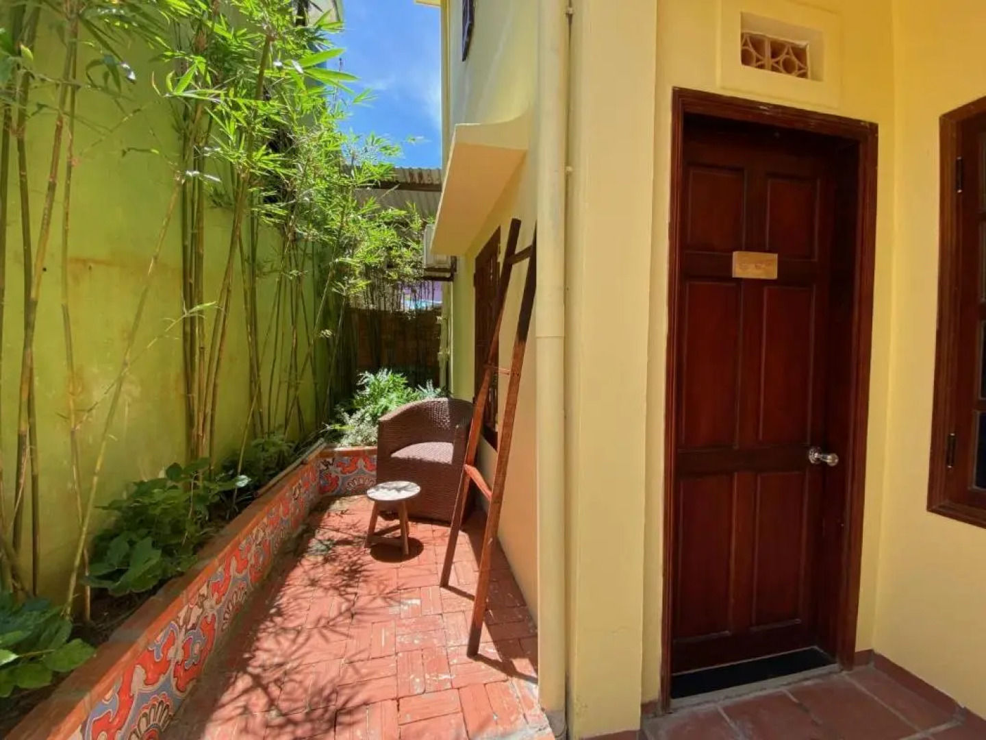 Big Tree Backpackers And Bistro