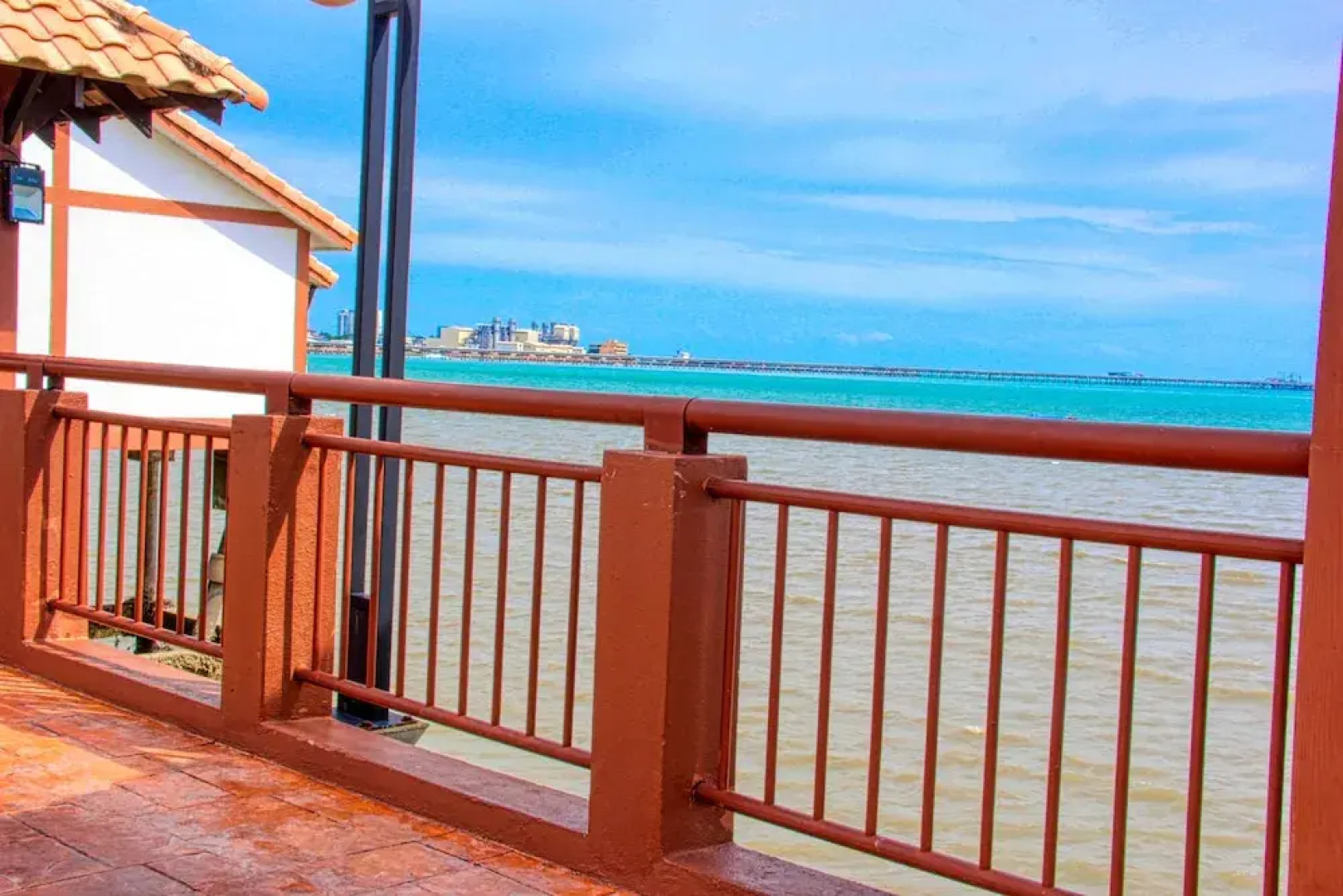 AlexaPD Private Water Chalets