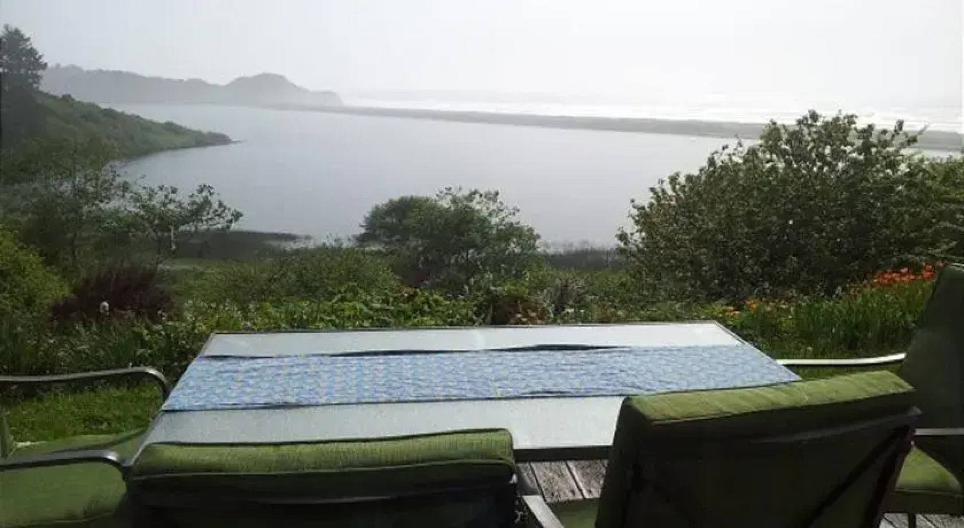 RedAwning Freshwater Lagoon Nature Retreat