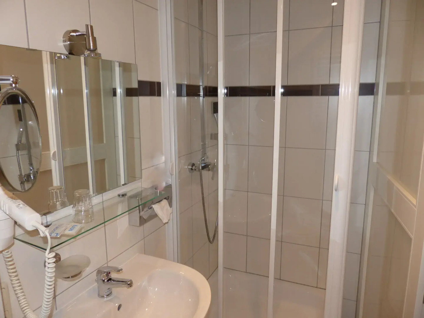 City Hotel by Celina