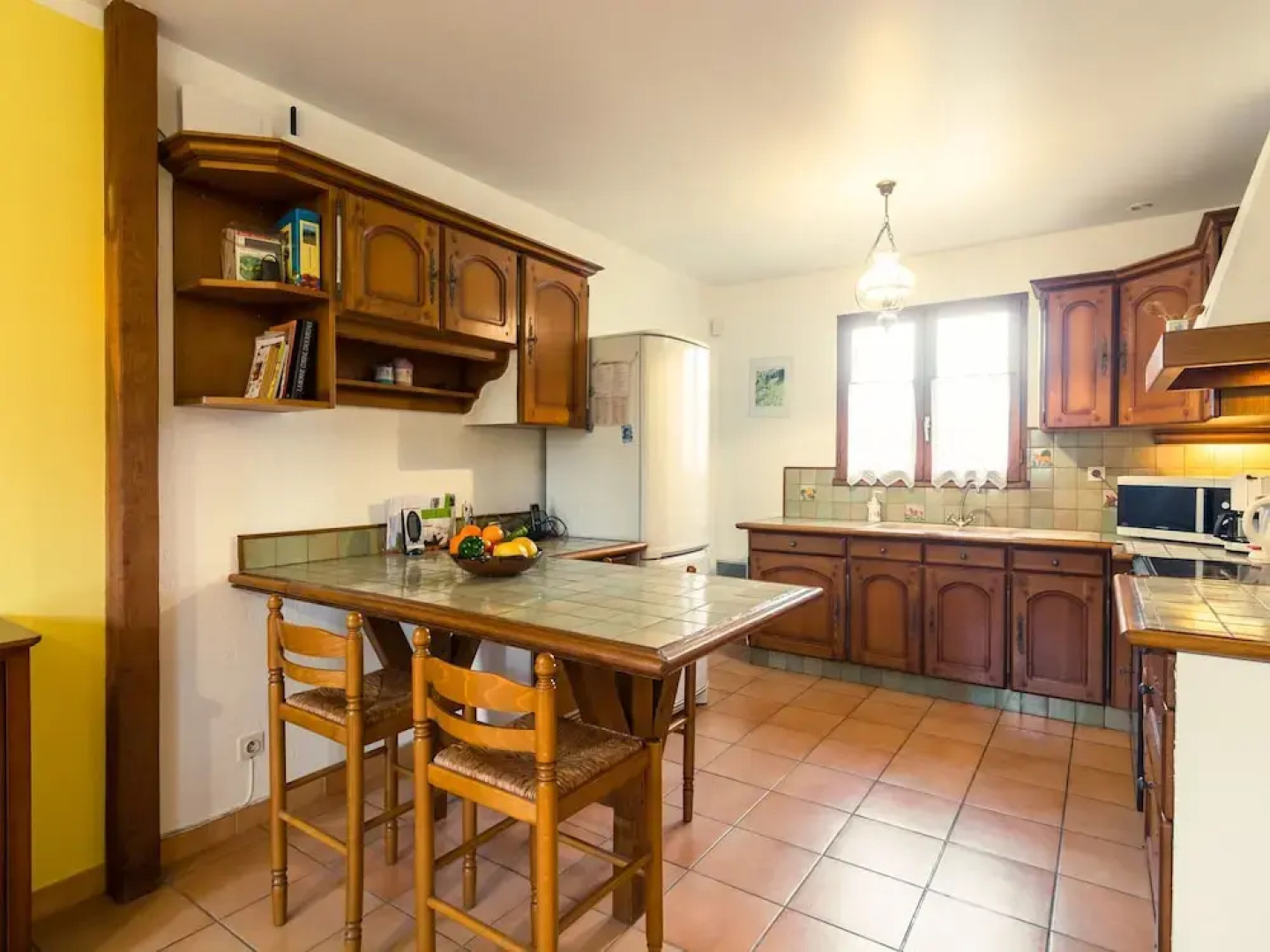 Cozy Holiday Home in Noves with Swimming Pool