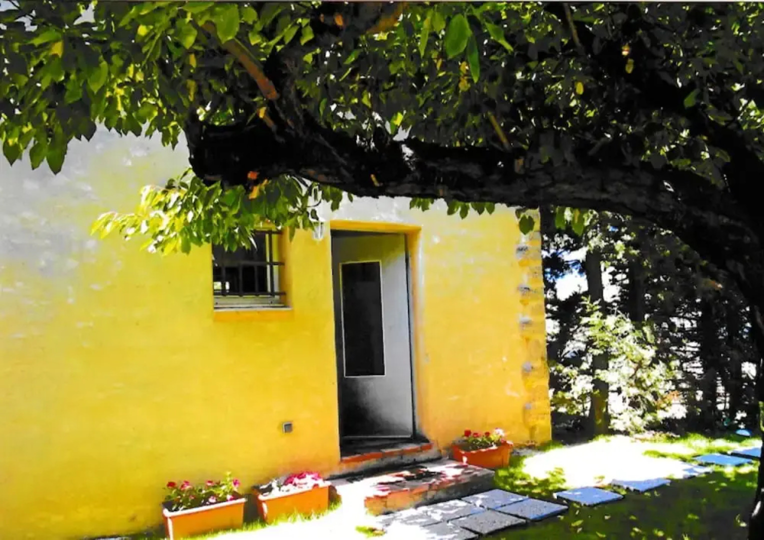 Apartment With 2 Bedrooms in Lançon-provence, With Shared Pool, Enclosed Garden and Wifi - 20 km From the Beach