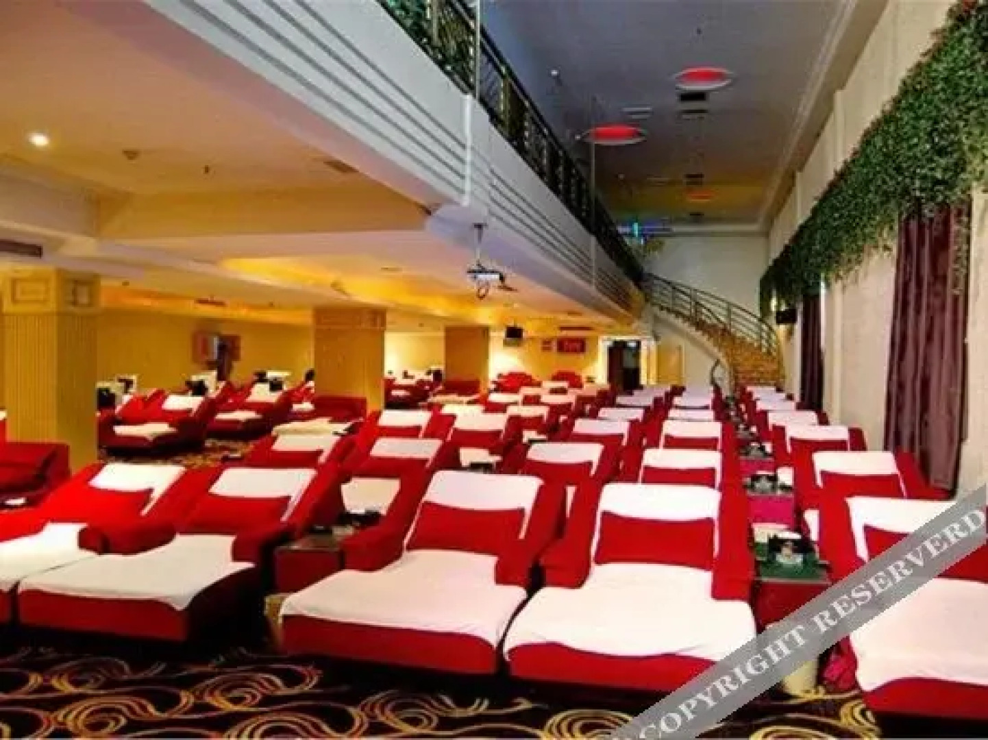 Xiangyang Oriental Hawaii Holiday Hotel