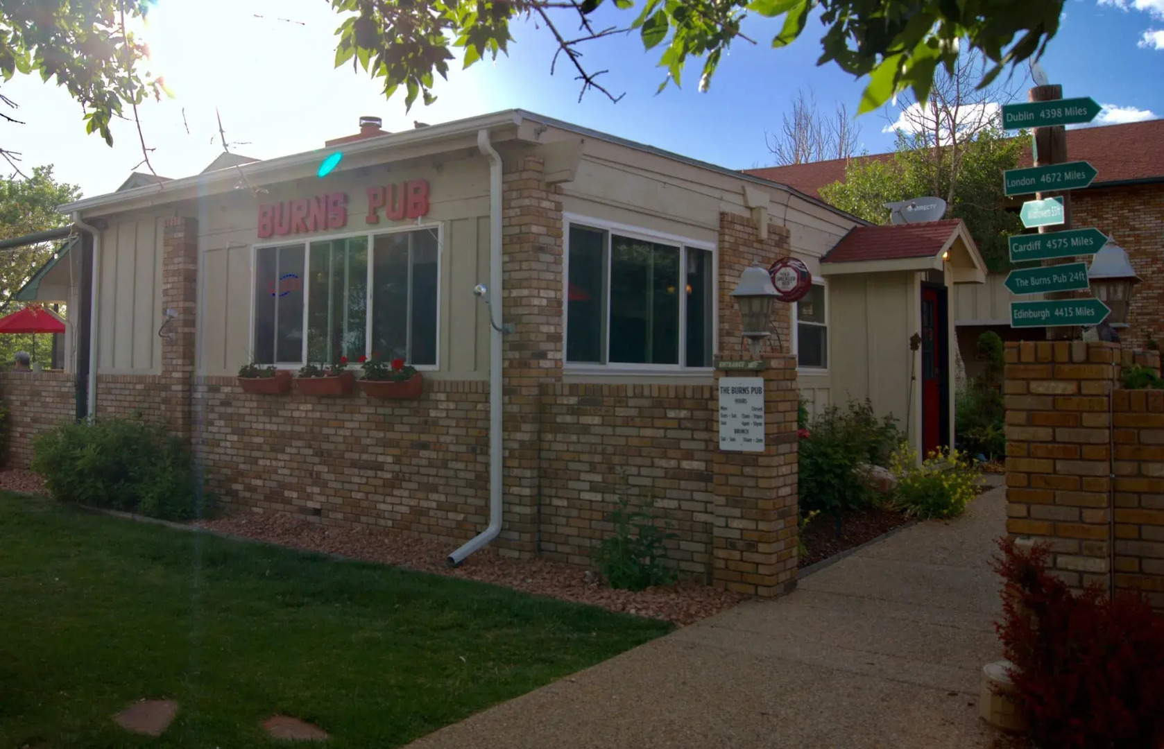 Hilltop Inn & Suites