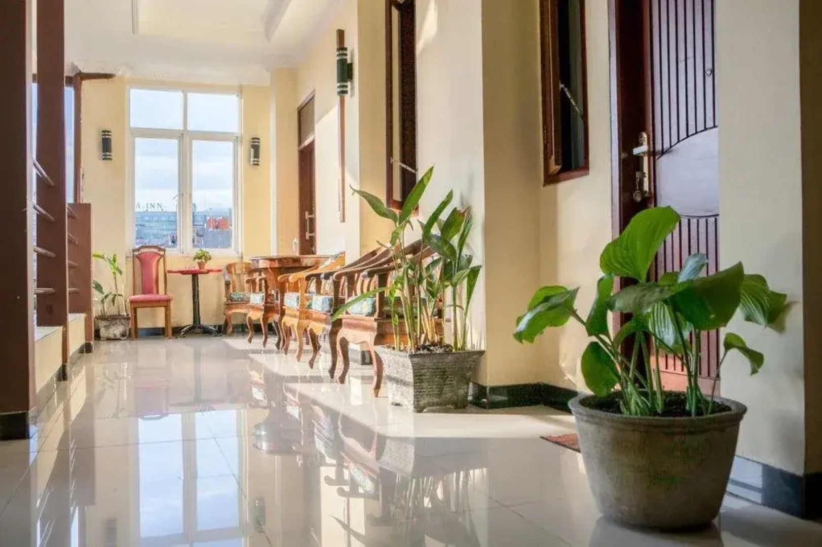 Hotel Salon Fora & Longhill Cafe Fora