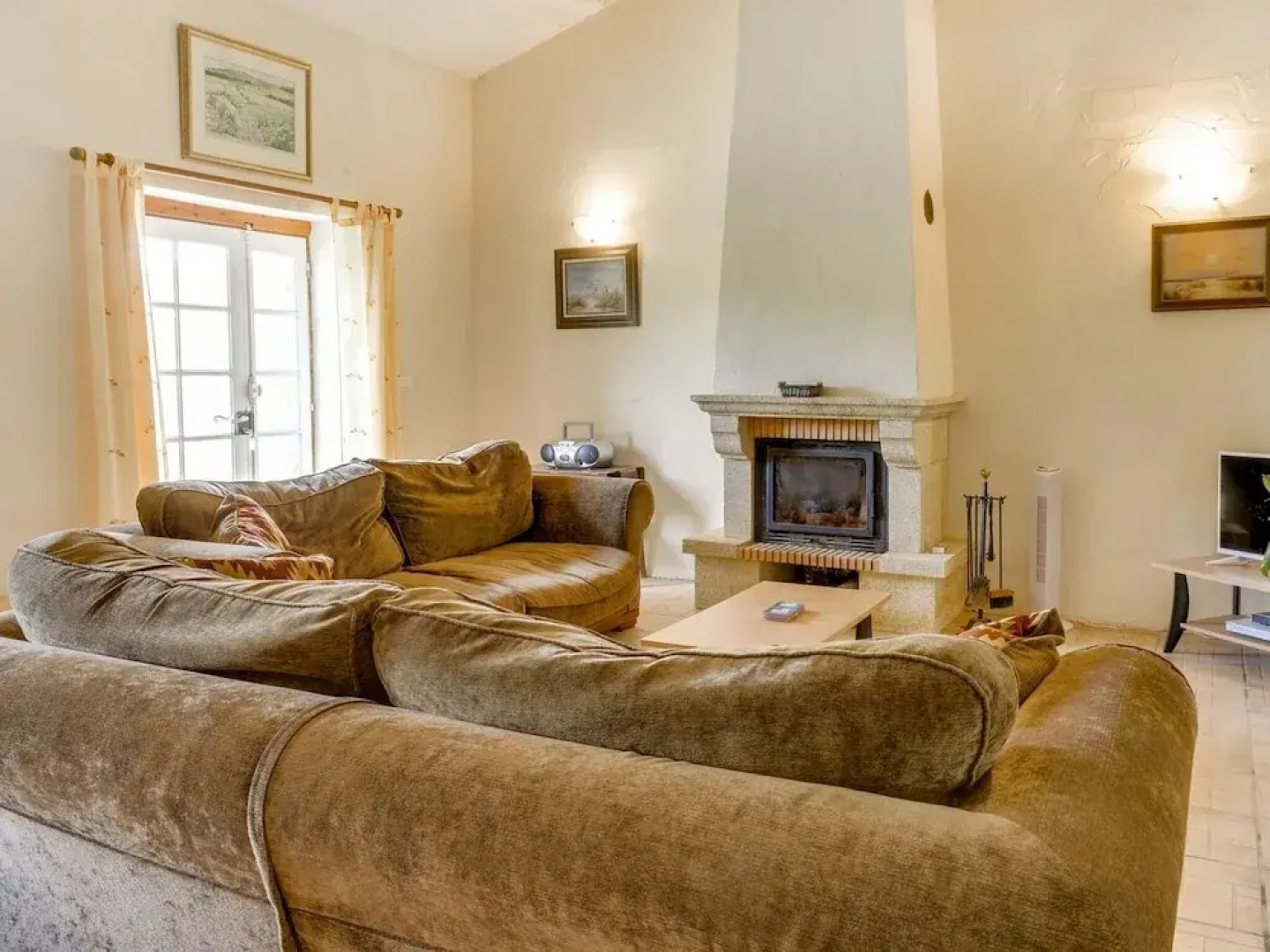 Secluded Holiday Home in Lacapelle-biron With Swimming Pool