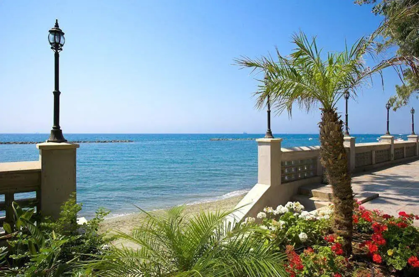 Aquarius Beach Hotel