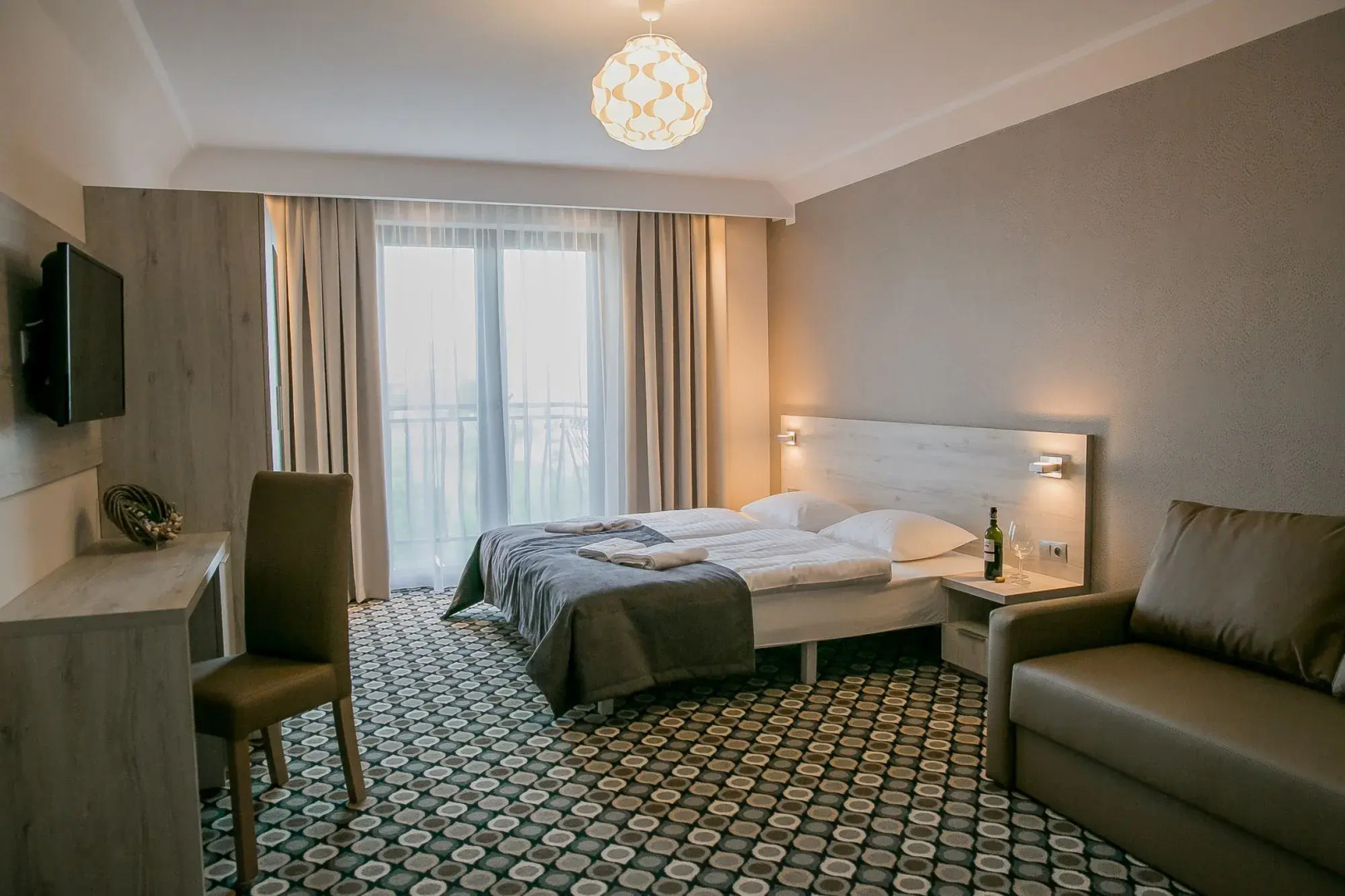 Marina Mielno z widokiem na Jezioro