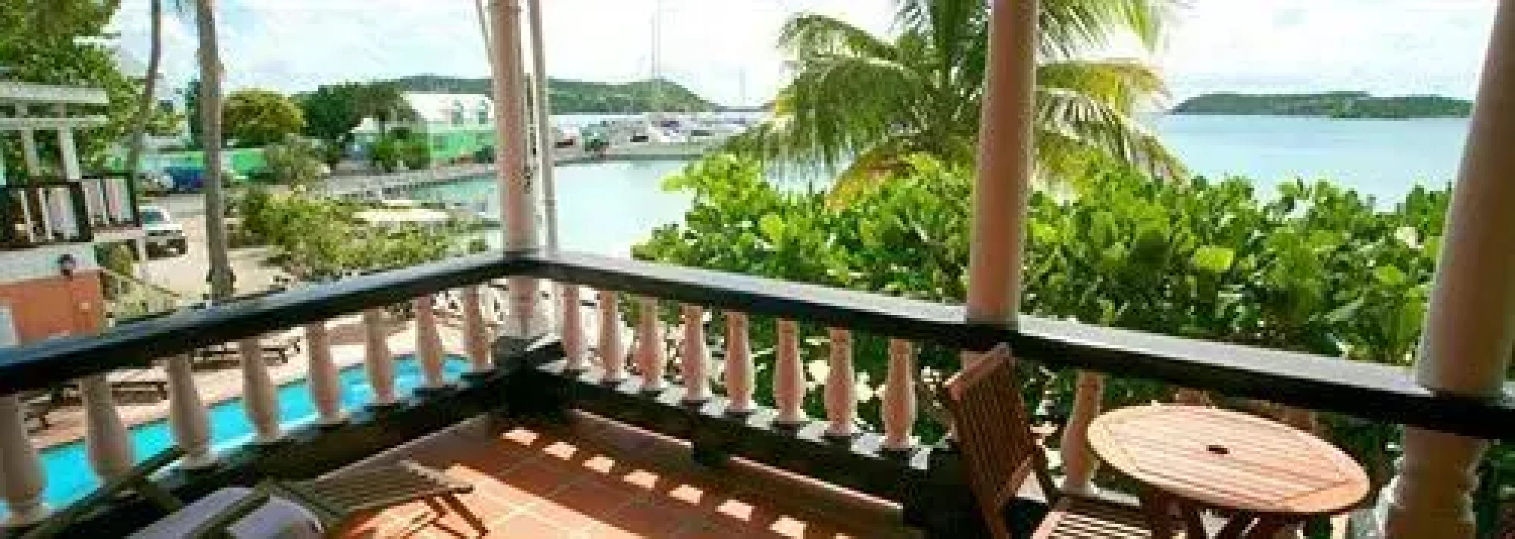 Catamaran Hotel Marina