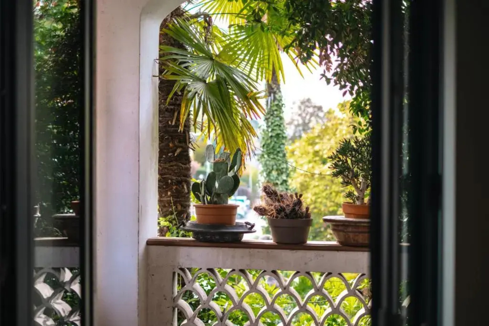 Luxury Apartment with a balcony lake Lago Maggiore