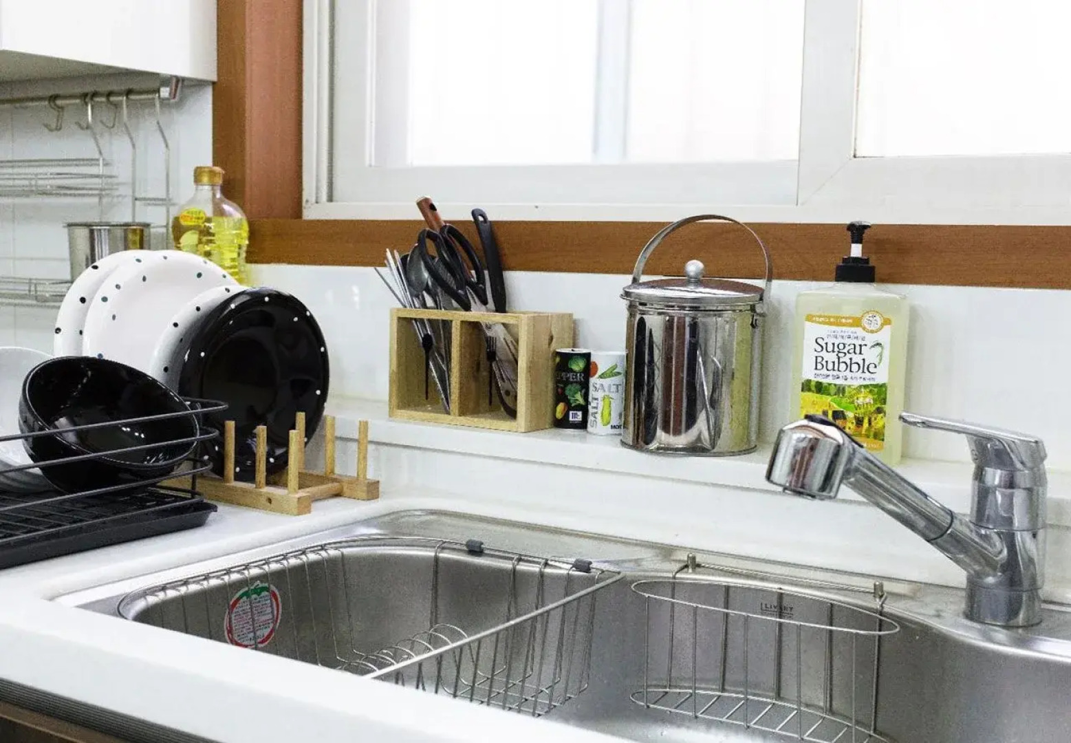 Nanu Guesthouse Black